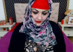 Desi Hijab Aunty on Cam Inserting Big Toy in Pussy Hard
