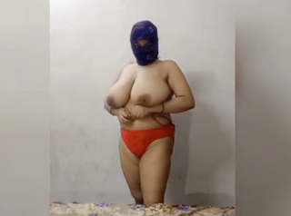 Huge Boobs Desi Bhabhi Nude Show