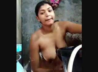 Sexy Desi Bhabhi Bathing