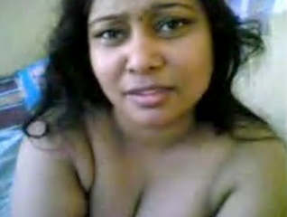 Desi bhabhi showing boobs in shower