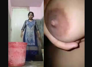 Bhabhi in bathroom bathing and boobs showing
