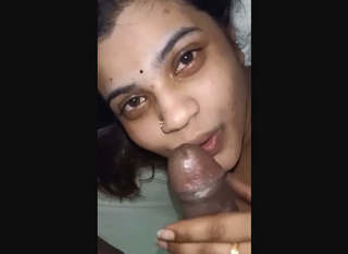 Sexy Desi Bhabhi Blowjob Vdo