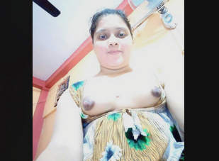 Desi Cute Bhabhi From Kolkata Taking Nude Selfies Part 2