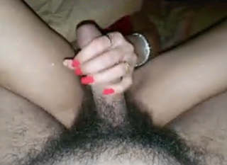 Unsatisfied desi hot bhabi try to ride
