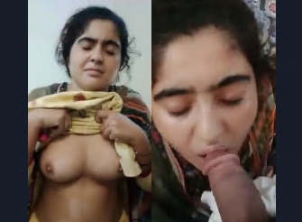 Sexy Pakistani Wife Shows her Boobs and Give Blowjob