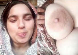 Paki Pashto lady showing big boobs and pussy