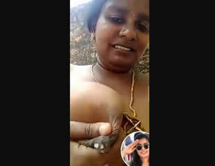 Mallu Bhabhi Shows Her Boobs and Pussy